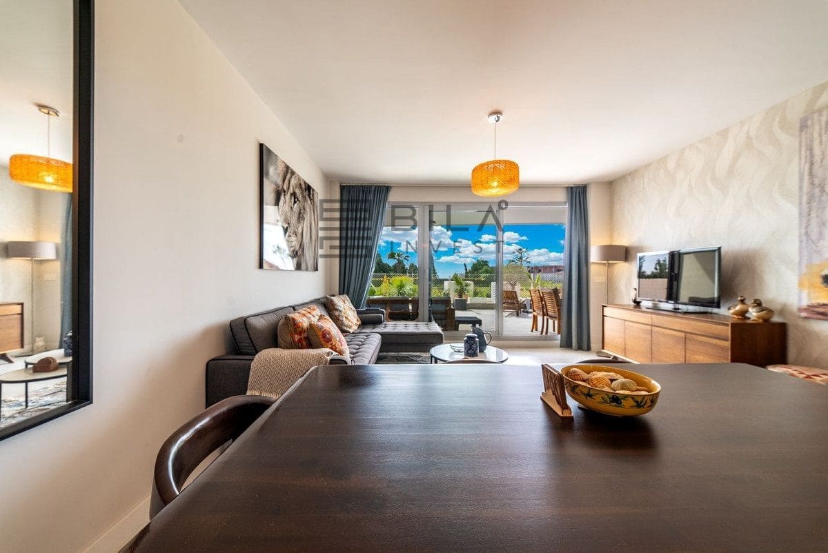 2 makuuhuone Asunto myytävänä paikassa El Chaparral mukana uima-altaan 
autotalli - 475 000 € (Ref: 9798422)