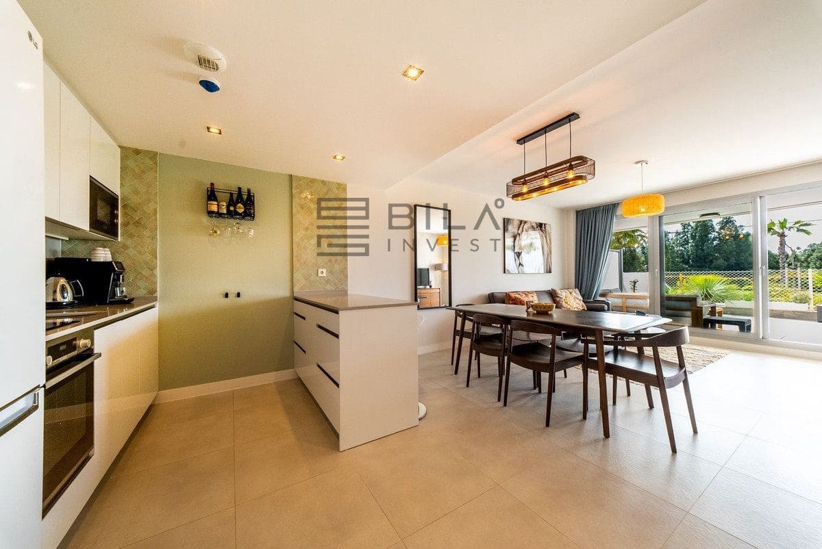 2 makuuhuone Asunto myytävänä paikassa El Chaparral mukana uima-altaan 
autotalli - 475 000 € (Ref: 9798422)