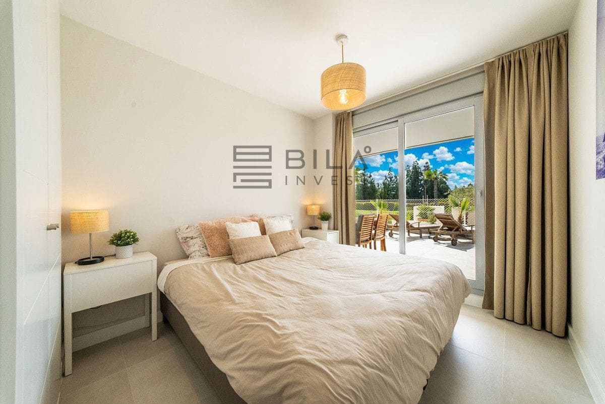 2 makuuhuone Asunto myytävänä paikassa El Chaparral mukana uima-altaan 
autotalli - 475 000 € (Ref: 9798422)