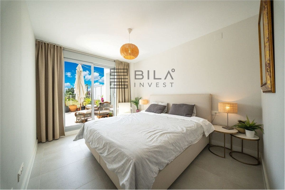 2 makuuhuone Asunto myytävänä paikassa El Chaparral mukana uima-altaan 
autotalli - 475 000 € (Ref: 9798422)