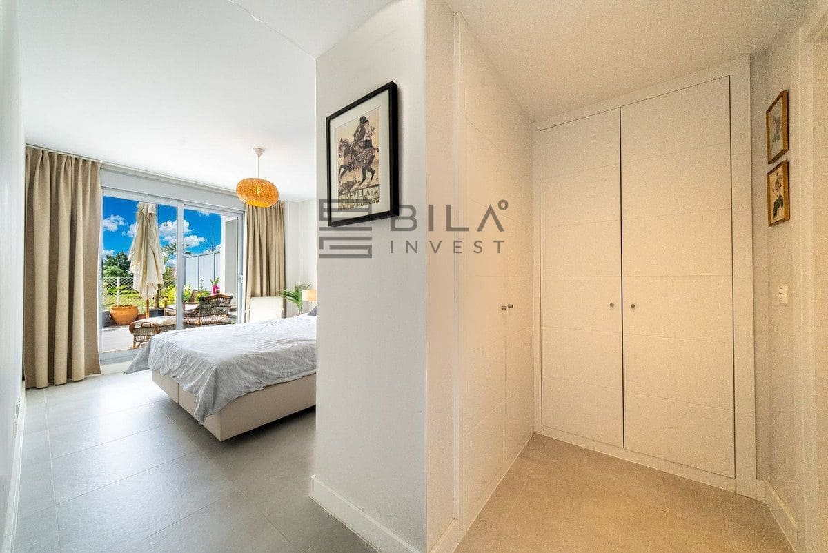 2 makuuhuone Asunto myytävänä paikassa El Chaparral mukana uima-altaan 
autotalli - 475 000 € (Ref: 9798422)