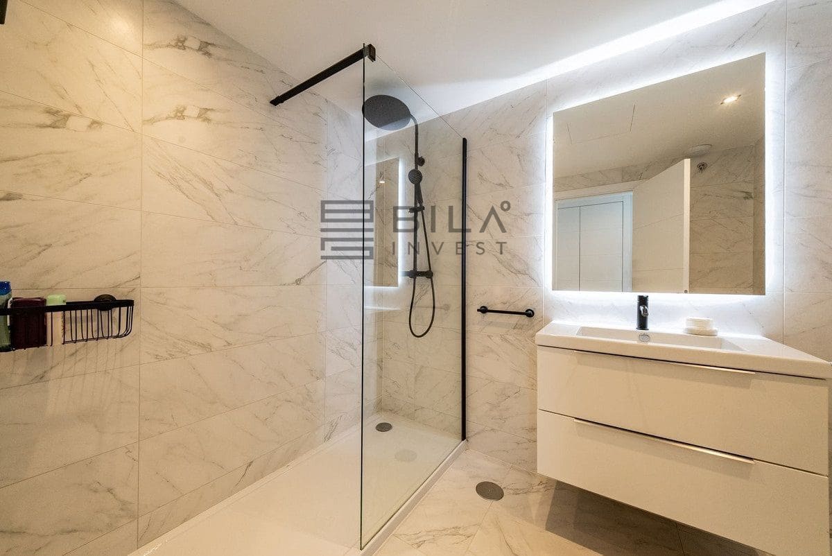 2 makuuhuone Asunto myytävänä paikassa El Chaparral mukana uima-altaan 
autotalli - 475 000 € (Ref: 9798422)