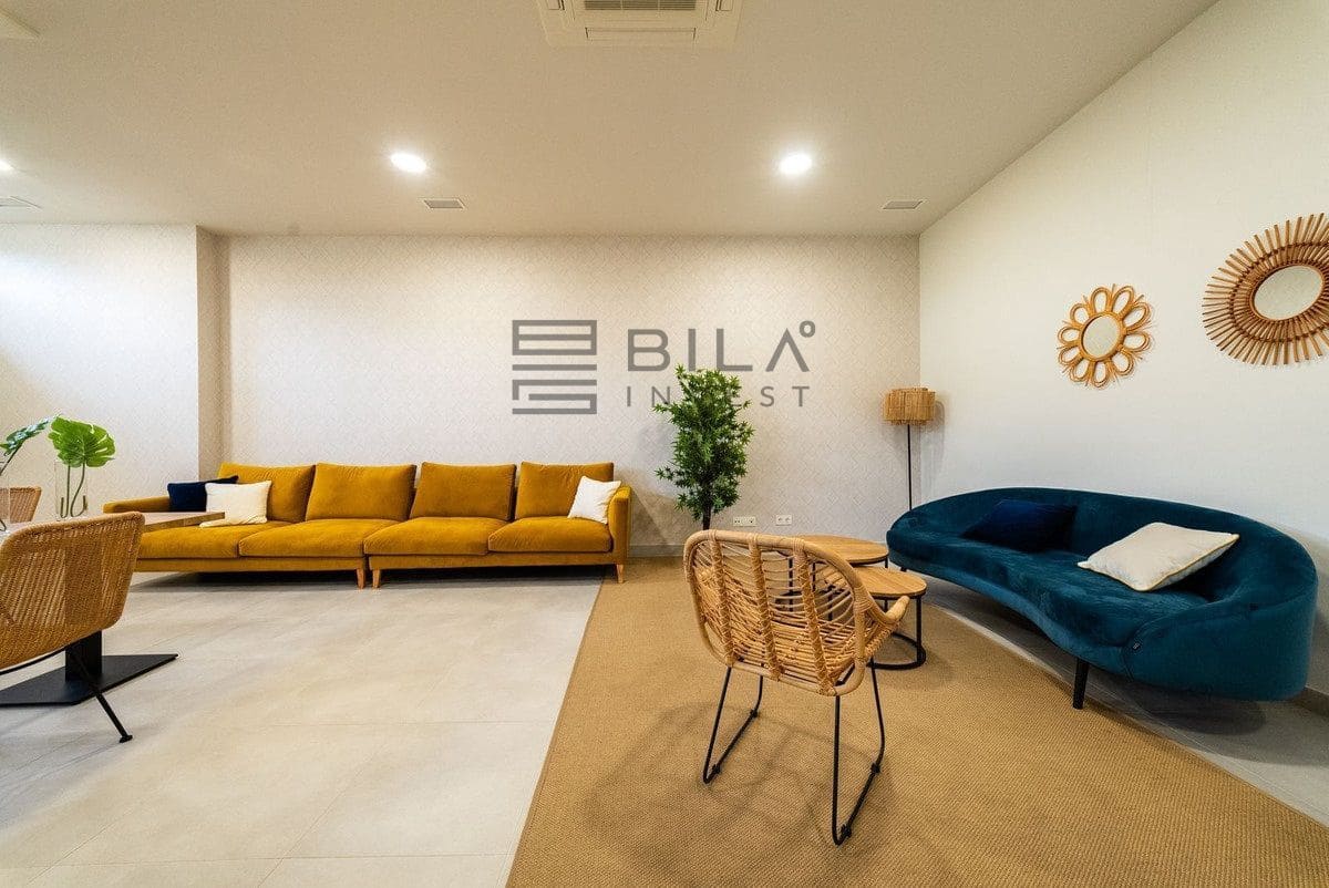 2 makuuhuone Asunto myytävänä paikassa El Chaparral mukana uima-altaan 
autotalli - 475 000 € (Ref: 9798422)