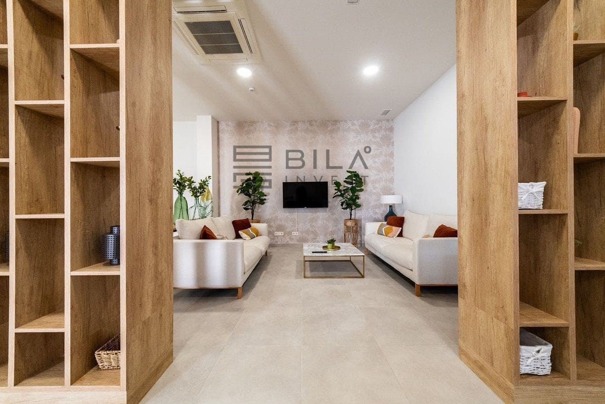 2 makuuhuone Asunto myytävänä paikassa El Chaparral mukana uima-altaan 
autotalli - 475 000 € (Ref: 9798422)