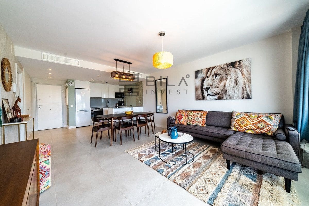 2 makuuhuone Asunto myytävänä paikassa El Chaparral mukana uima-altaan 
autotalli - 475 000 € (Ref: 9798422)