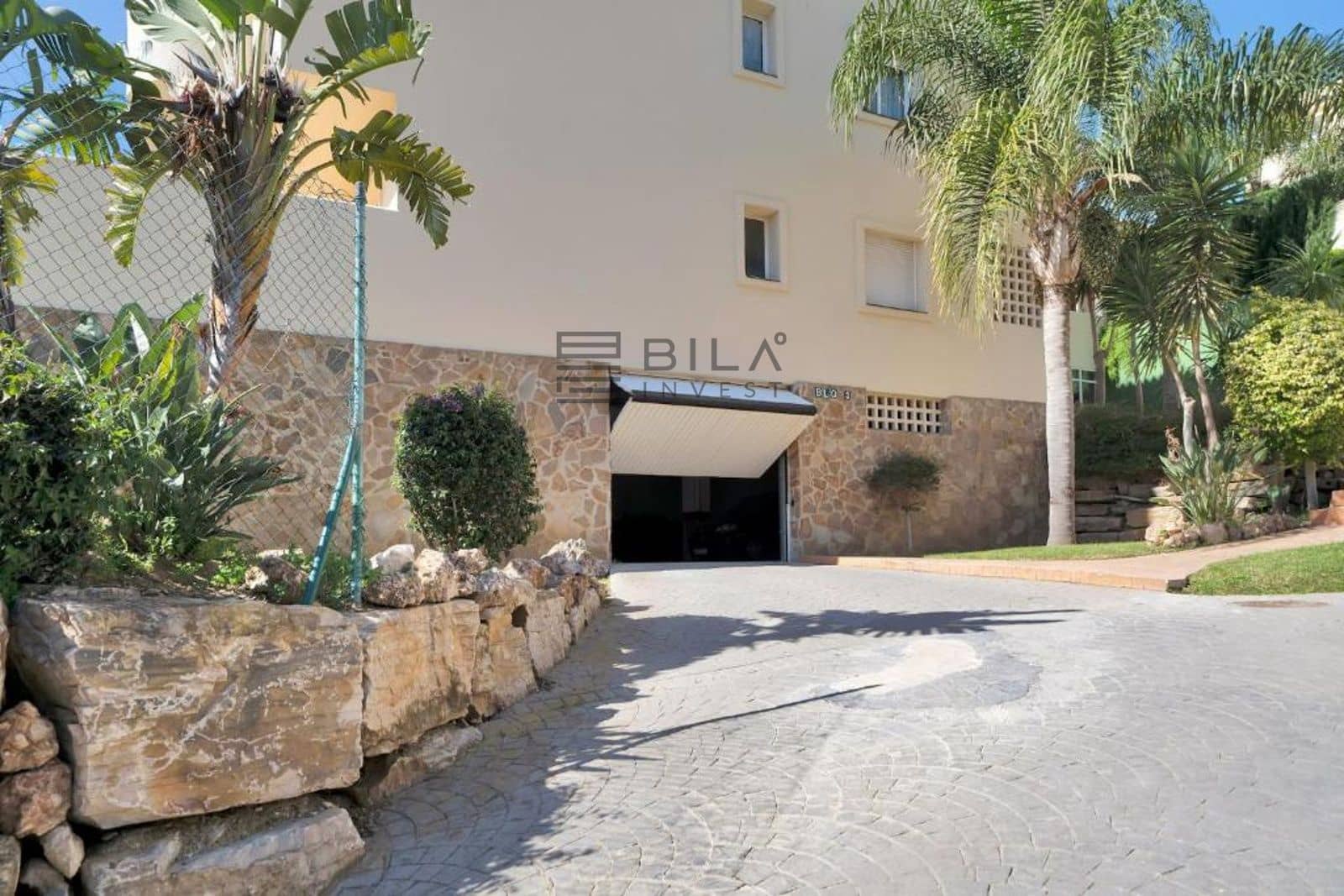 2 bedroom Flat for sale in Riviera del Sol with pool garage - € 265,000 (Ref: 9798424)