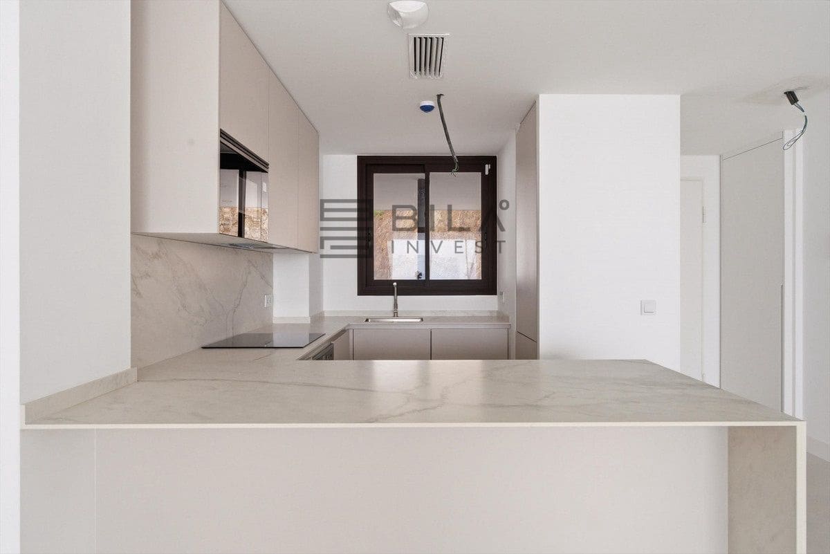 Piso de 2 habitaciones en Fuengirola en venta con piscina garaje - 495.000 € (Ref: 9798425)