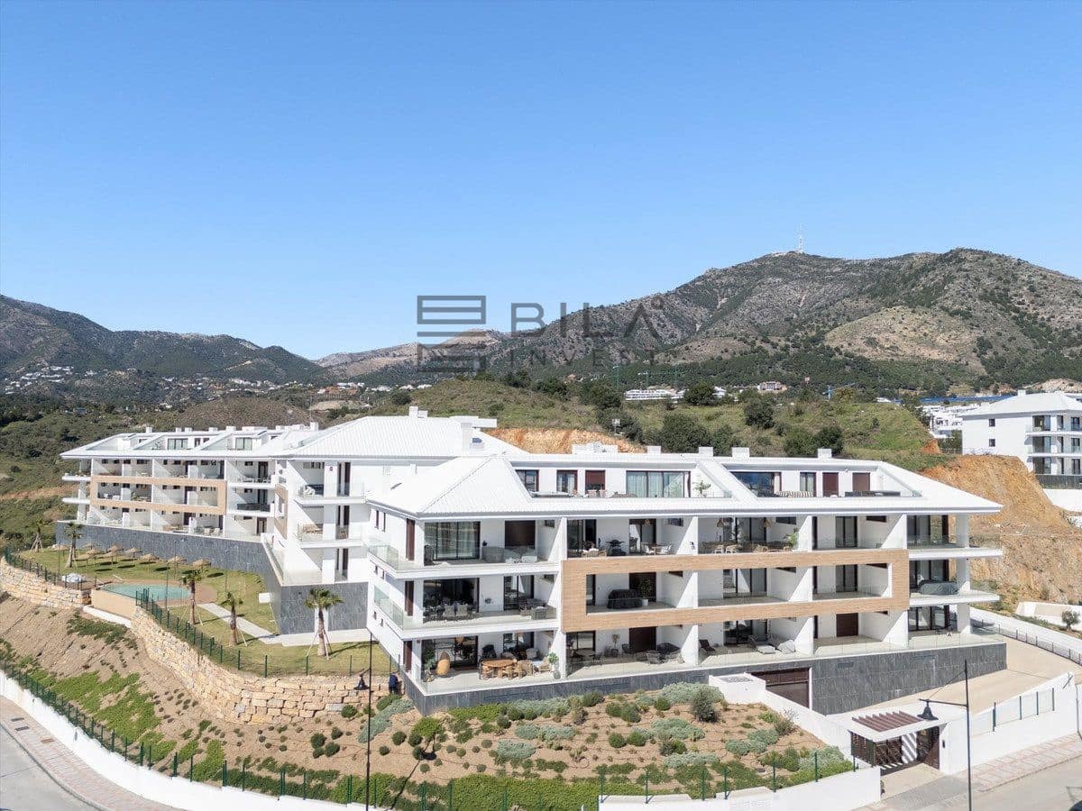 Piso de 2 habitaciones en Fuengirola en venta con piscina garaje - 495.000 € (Ref: 9798425)