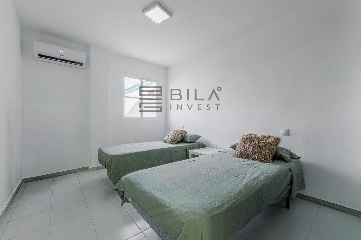 Piso de 2 habitaciones en El Faro en venta con piscina - 289.000 € (Ref: 9807296)