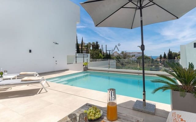 4 soverom Hus til salgs i Torreblanca, Fuengirola med svømmebasseng garasje - € 799 999 (Ref: 9807299)