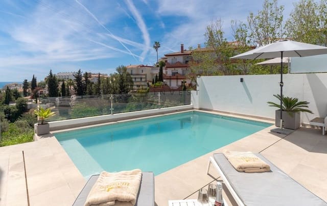 4 soverom Hus til salgs i Torreblanca, Fuengirola med svømmebasseng garasje - € 799 999 (Ref: 9807299)
