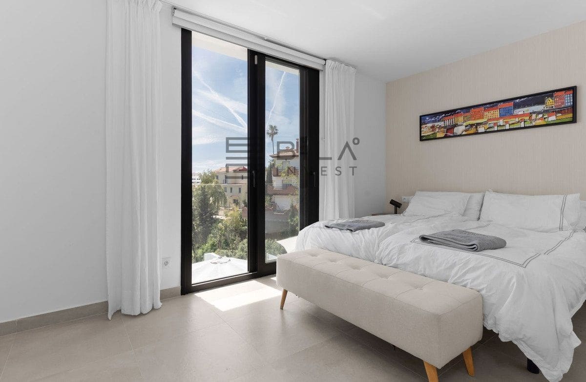 4 soverom Hus til salgs i Fuengirola med svømmebasseng garasje - € 799 999 (Ref: 9807299)
