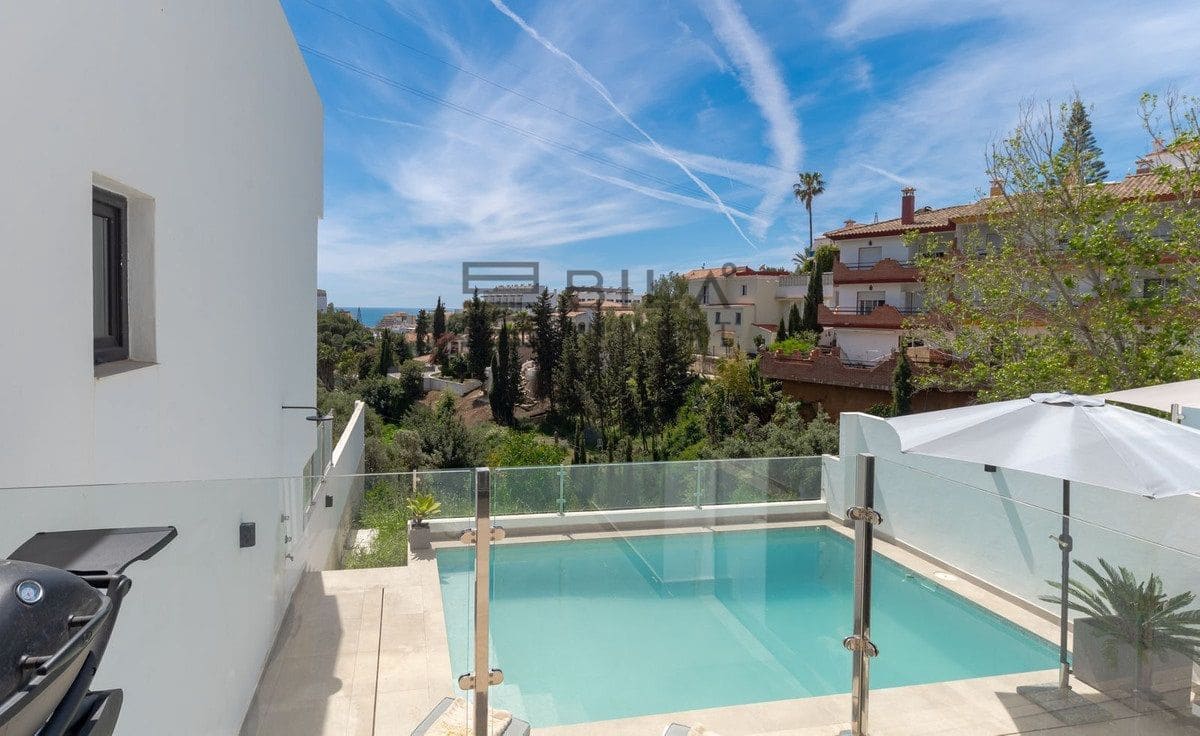 4 soverom Hus til salgs i Fuengirola med svømmebasseng garasje - € 799 999 (Ref: 9807299)