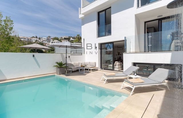 4 soverom Hus til salgs i Torreblanca, Fuengirola med svømmebasseng garasje - € 799 999 (Ref: 9807299)