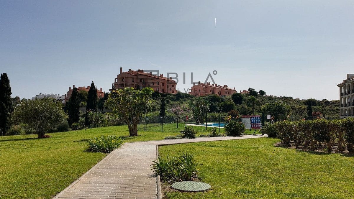 2 bedroom Flat for sale in El Chaparral with pool garage - € 449,000 (Ref: 9807303)