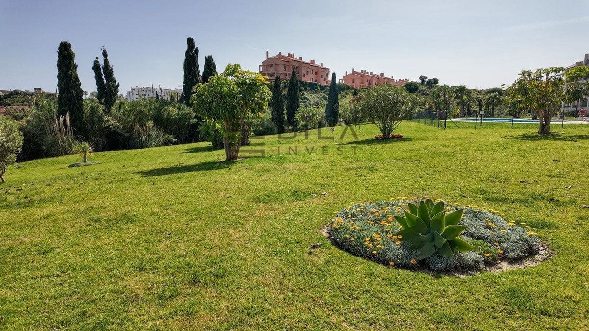 2 bedroom Flat for sale in El Chaparral with pool garage - € 449,000 (Ref: 9807303)