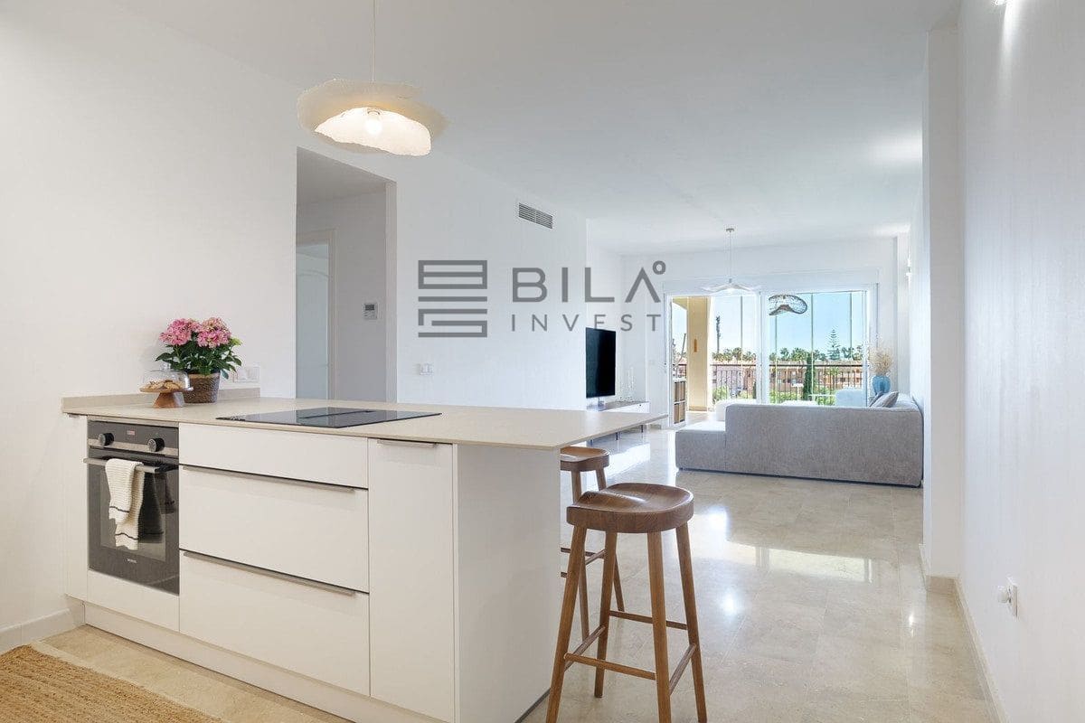 2 bedroom Flat for sale in El Chaparral with pool garage - € 449,000 (Ref: 9807303)