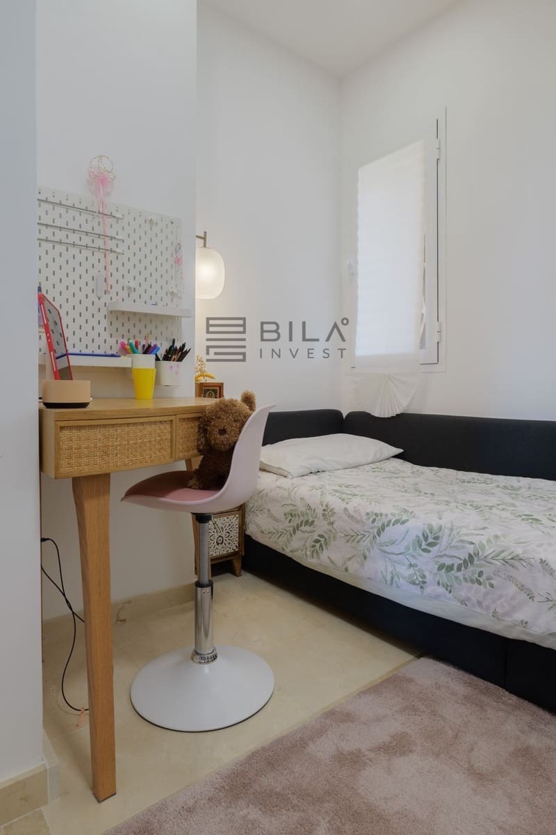 2 bedroom Flat for sale in El Chaparral with pool garage - € 449,000 (Ref: 9807303)