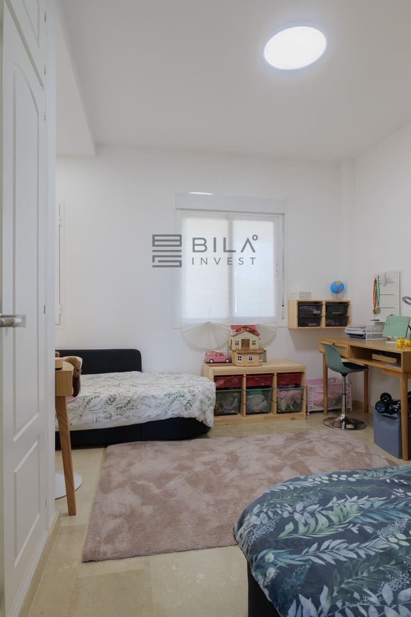 2 bedroom Flat for sale in El Chaparral with pool garage - € 449,000 (Ref: 9807303)