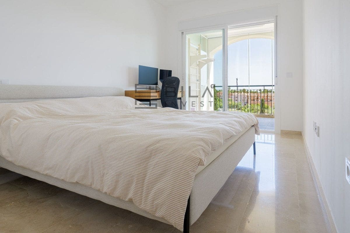 2 bedroom Flat for sale in El Chaparral with pool garage - € 449,000 (Ref: 9807303)