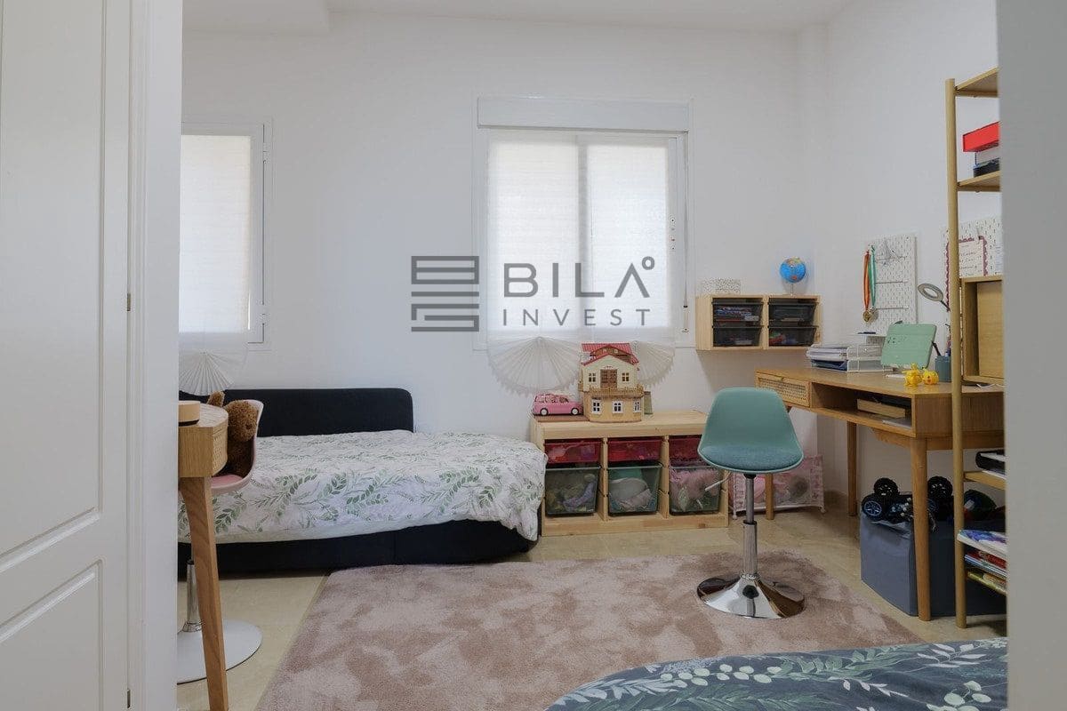 2 bedroom Flat for sale in El Chaparral with pool garage - € 449,000 (Ref: 9807303)