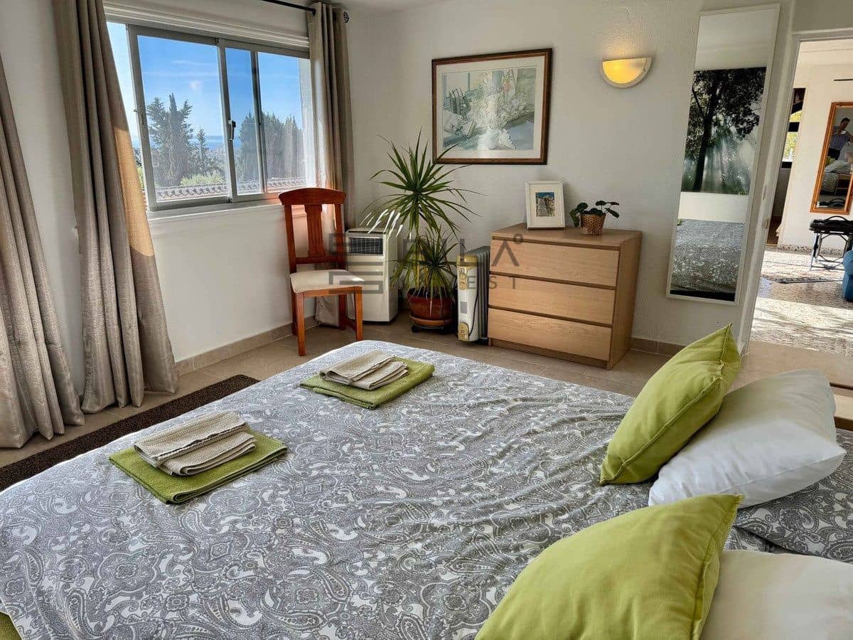 6 sovrum Villa till salu i Mijas med pool - 875 000 € (Ref: 9807304)