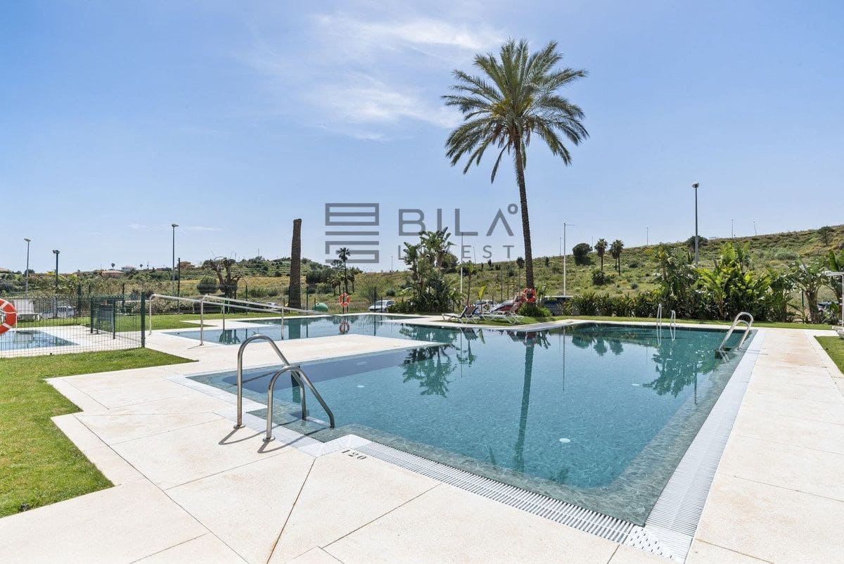 1 bedroom Flat for sale in La Cala de Mijas with pool garage - € 295,000 (Ref: 9807305)