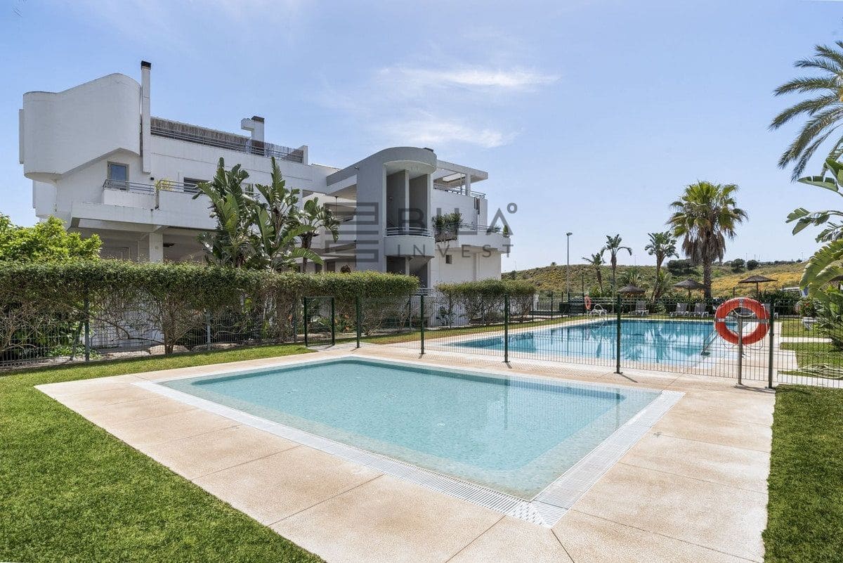 1 bedroom Flat for sale in La Cala de Mijas with pool garage - € 295,000 (Ref: 9807305)