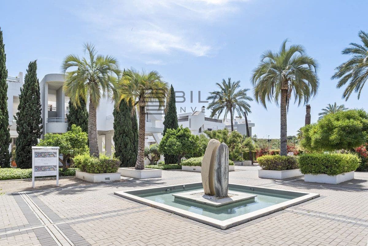 1 bedroom Flat for sale in La Cala de Mijas with pool garage - € 295,000 (Ref: 9807305)