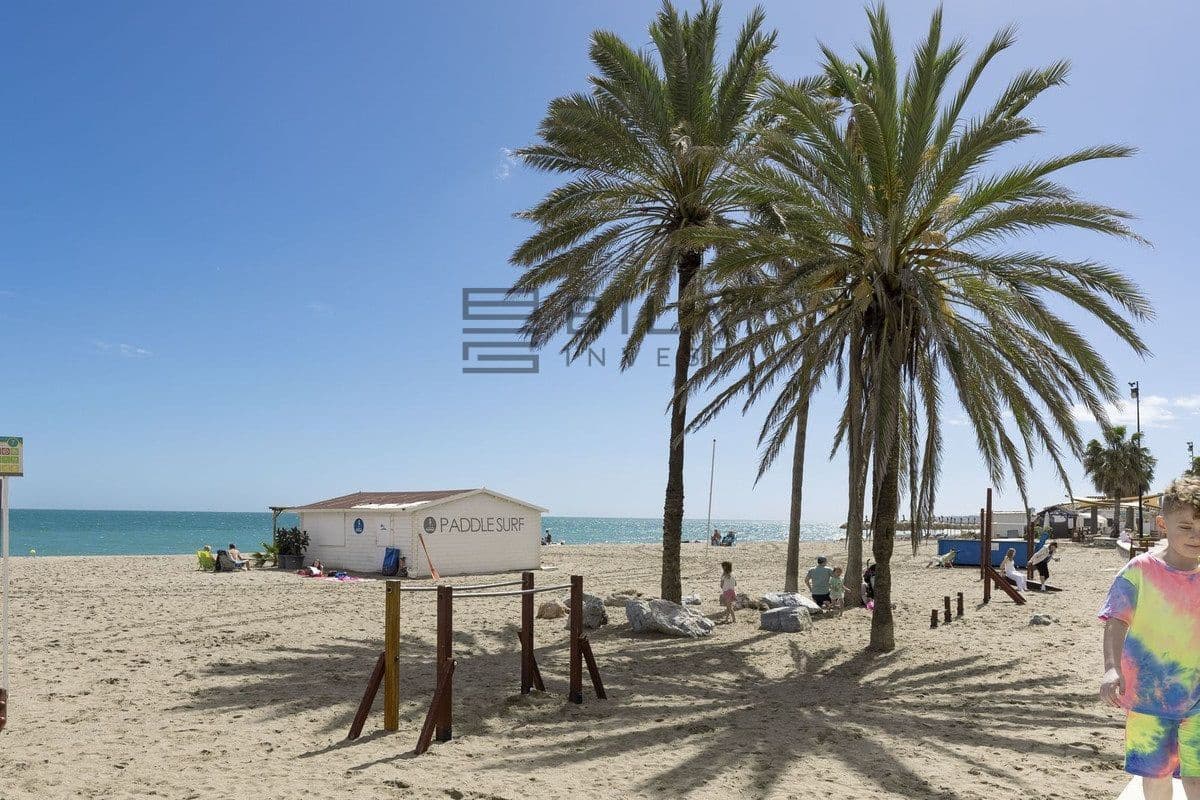 1 bedroom Flat for sale in Fuengirola with pool - € 295,000 (Ref: 9816211)