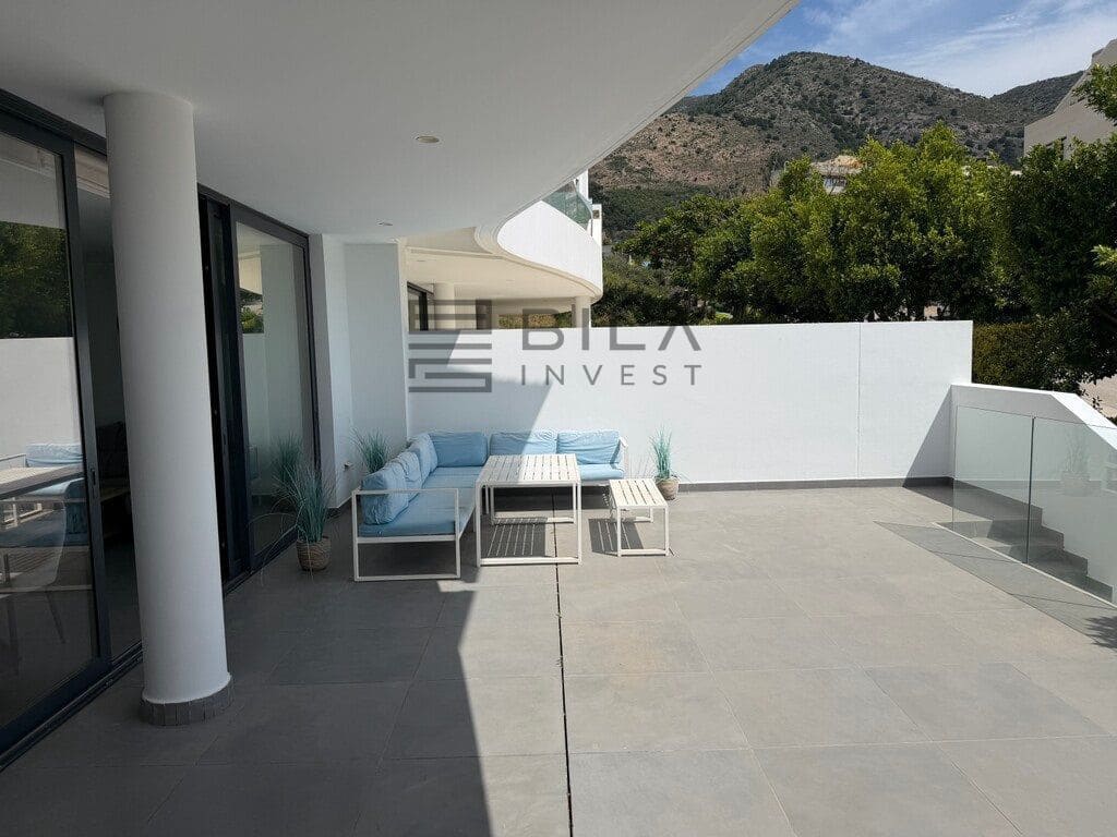 2 slaapkamer Flat te koop in Carvajal met zwembad garage - € 475.000 (Ref: 9816212)