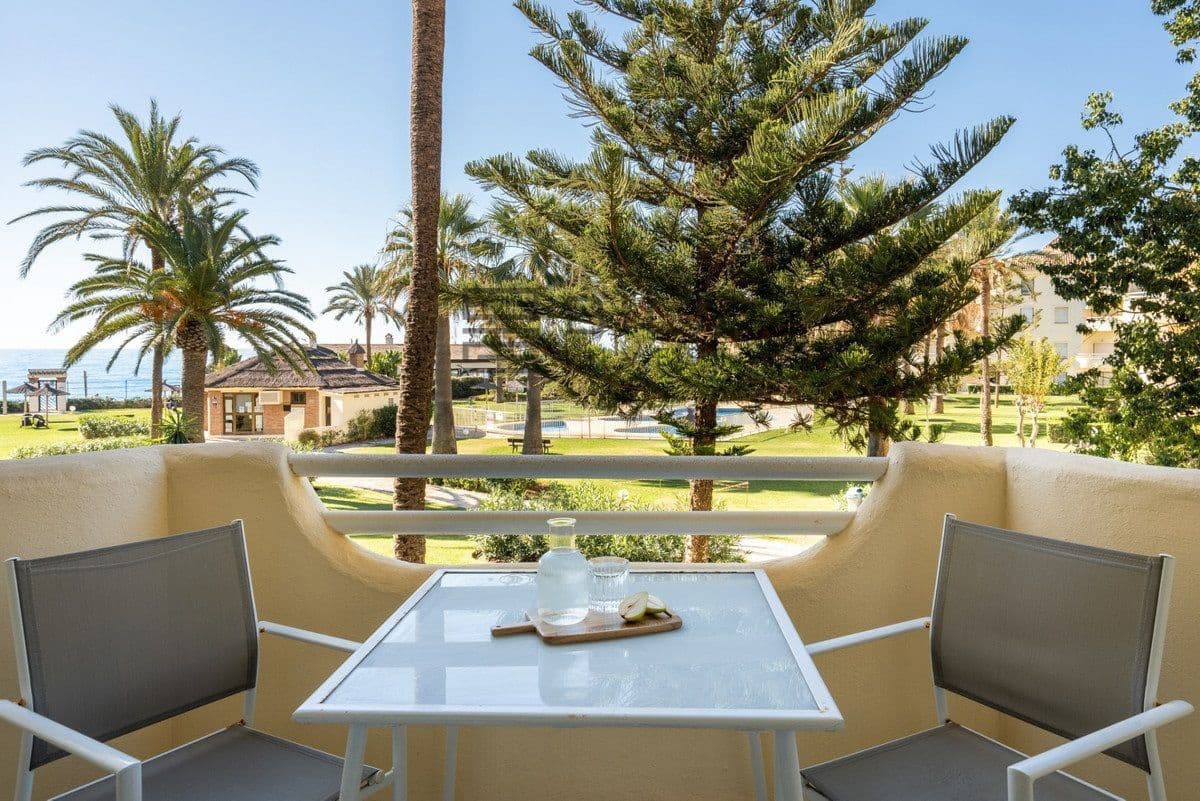 2 makuuhuone Asunto myytävänä paikassa La Cala de Mijas mukana uima-altaan 
autotalli - 550 000 € (Ref: 9816213)