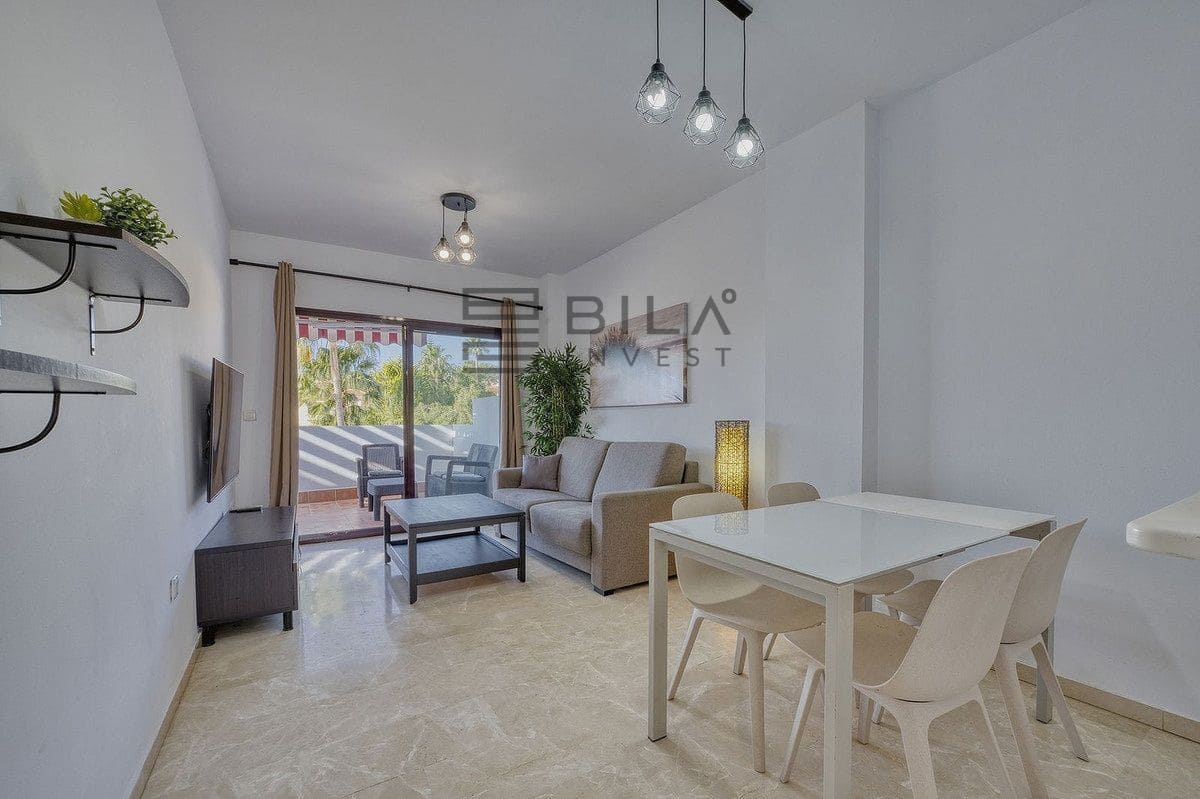 2 slaapkamer Flat te koop in Riviera del Sol met zwembad garage - € 295.000 (Ref: 9816555)