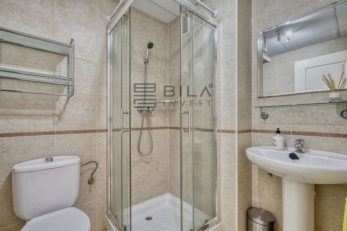 2 slaapkamer Flat te koop in Riviera del Sol met zwembad garage - € 295.000 (Ref: 9816555)