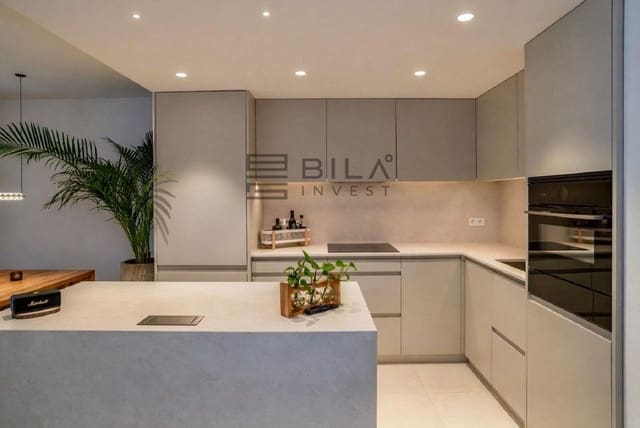 Piso de 3 habitaciones en Benalmádena pueblo, Benalmádena en venta con piscina garaje - 549.000 € (Ref: 9816556)