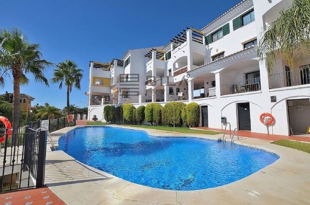 Piso de 3 habitaciones en Benalmádena pueblo, Benalmádena en venta con piscina garaje - 549.000 € (Ref: 9816556)