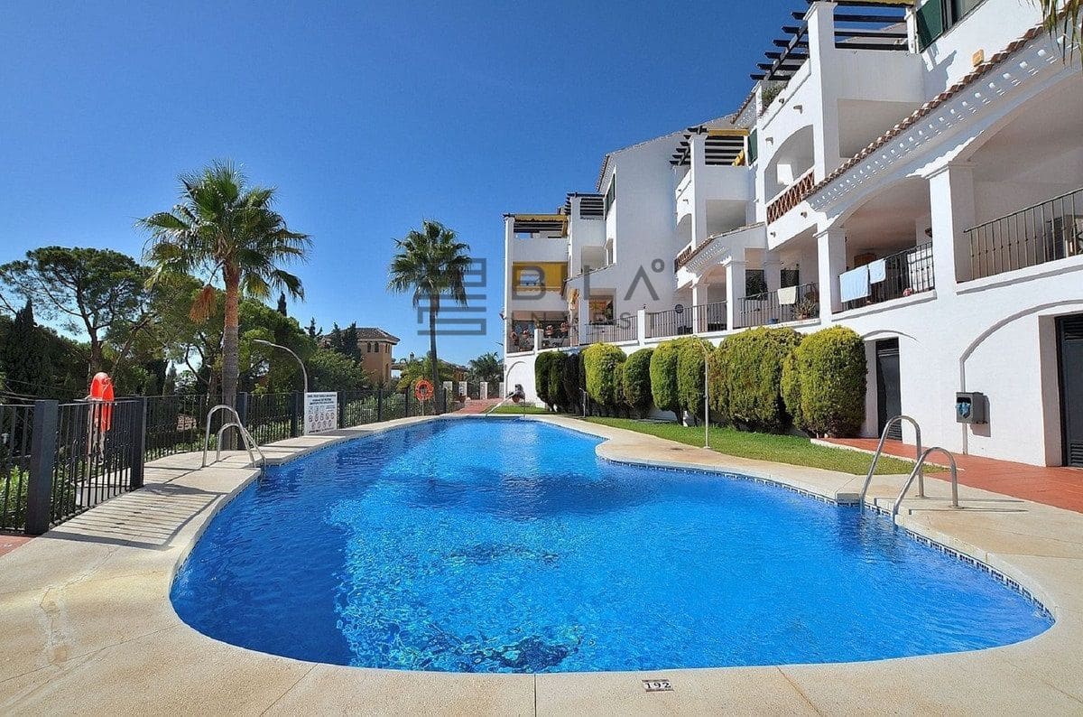 Piso de 3 habitaciones en Benalmádena en venta con piscina garaje - 549.000 € (Ref: 9816556)