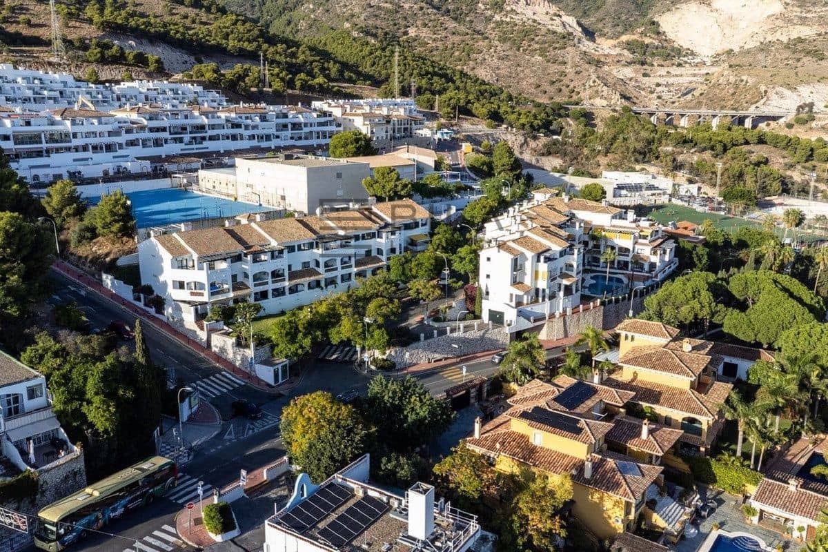 Piso de 3 habitaciones en Benalmádena en venta con piscina garaje - 549.000 € (Ref: 9816556)