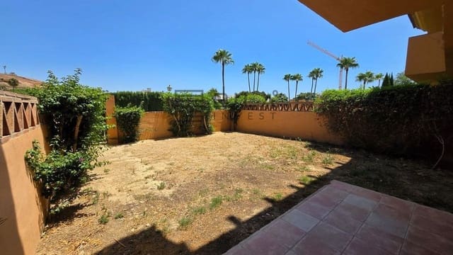 4 makuuhuone Omakotitalo myytävänä paikassa La Cala de Mijas, Mijas mukana uima-altaan 
autotalli - 569 500 € (Ref: 9816867)