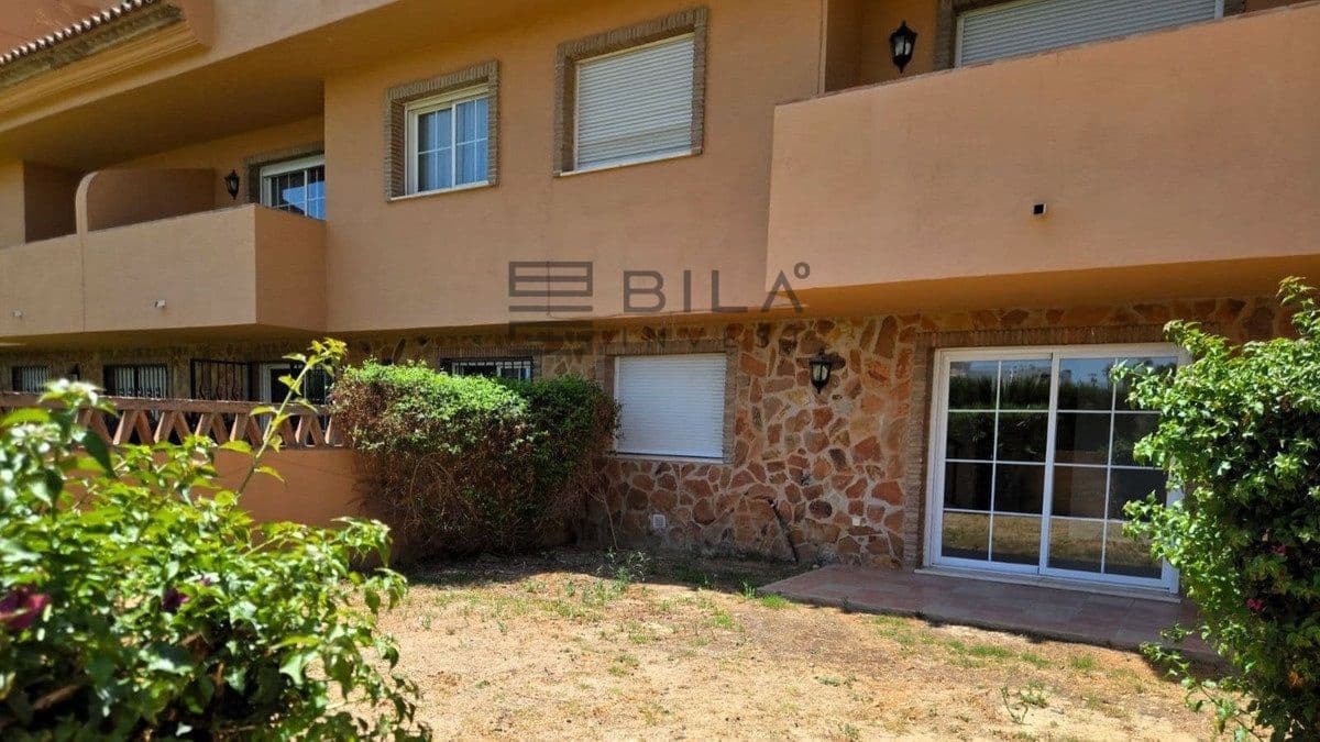 4 makuuhuone Omakotitalo myytävänä paikassa La Cala de Mijas mukana uima-altaan 
autotalli - 569 500 € (Ref: 9816867)