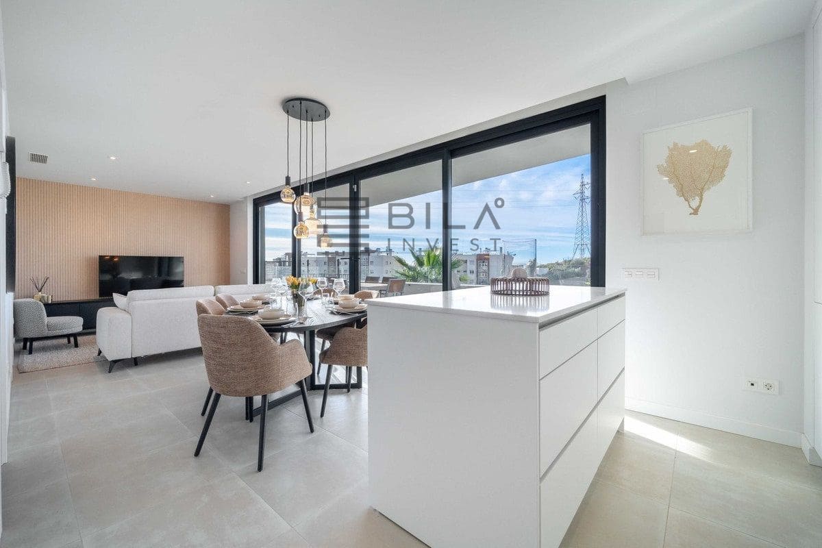 2 slaapkamer Flat te koop in Carvajal - € 469.000 (Ref: 9816868)