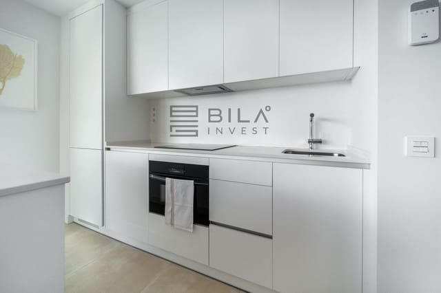 2 slaapkamer Flat te koop in Carvajal, Fuengirola - € 469.000 (Ref: 9816868)