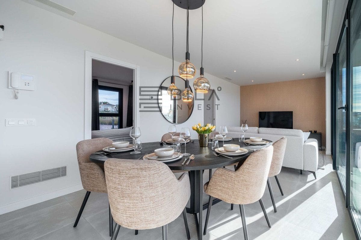 2 slaapkamer Flat te koop in Carvajal - € 469.000 (Ref: 9816868)