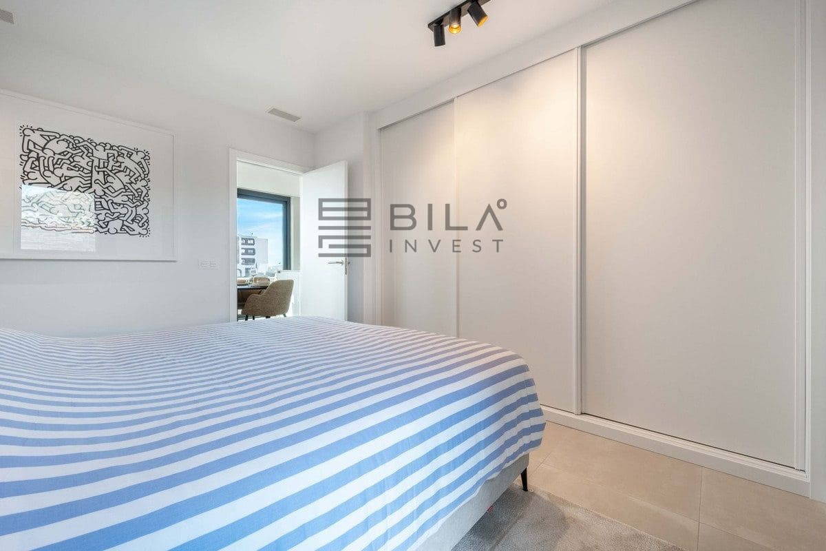 2 slaapkamer Flat te koop in Carvajal - € 469.000 (Ref: 9816868)