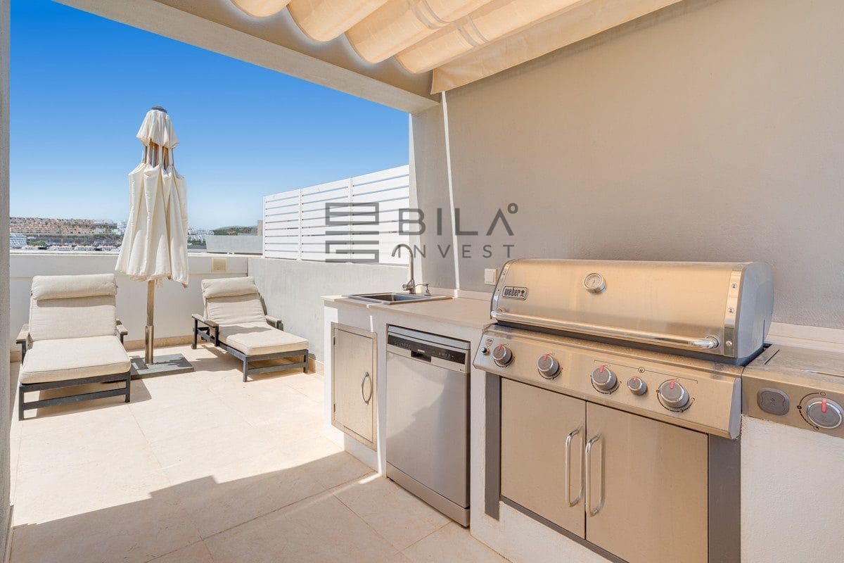 Casa de 4 habitaciones en Mijas en venta con piscina garaje - 1.295.000 € (Ref: 9816869)