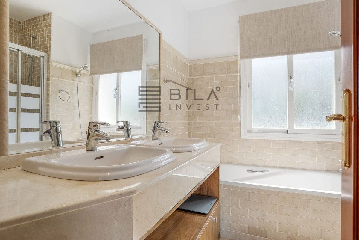 5 sovrum Villa till salu i Cerro del Aguila med pool garage - 995 000 € (Ref: 9816872)