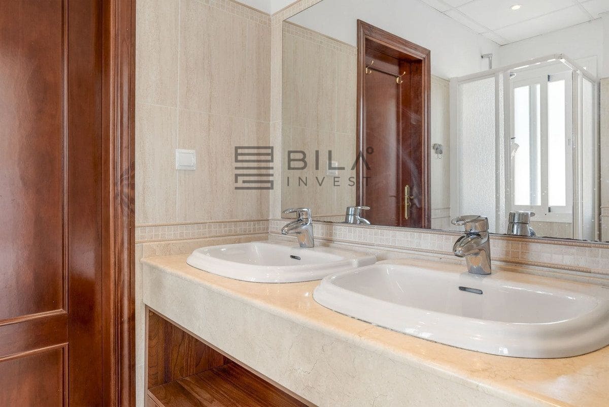 5 sovrum Villa till salu i Cerro del Aguila med pool garage - 995 000 € (Ref: 9816872)