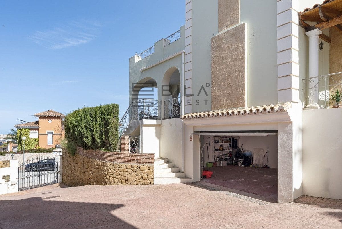 5 sovrum Villa till salu i Cerro del Aguila med pool garage - 995 000 € (Ref: 9816872)