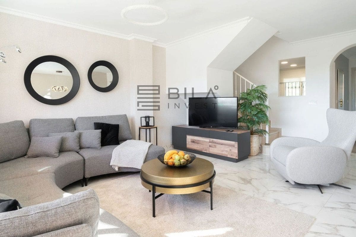 Ático de 3 habitaciones en Benalmadena Costa en venta con piscina - 629.000 € (Ref: 9816873)