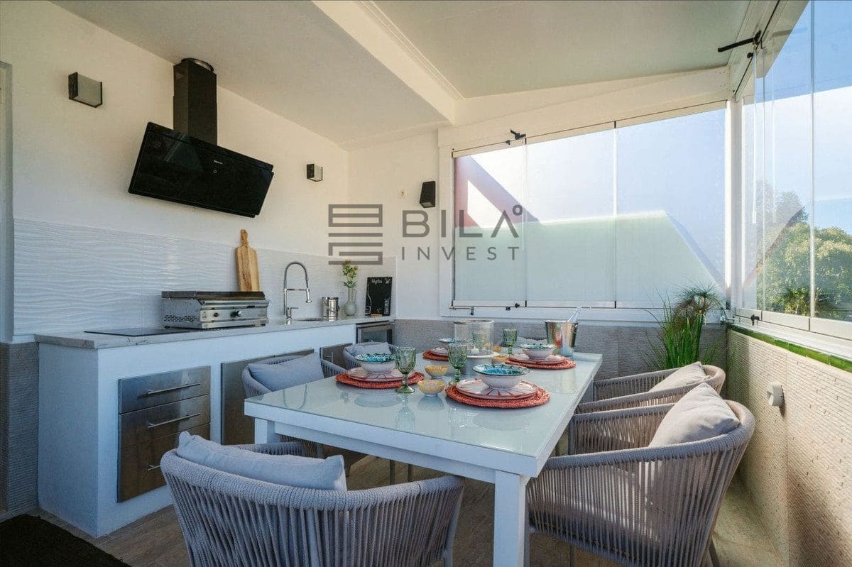 Ático de 3 habitaciones en Benalmadena Costa en venta con piscina - 629.000 € (Ref: 9816873)